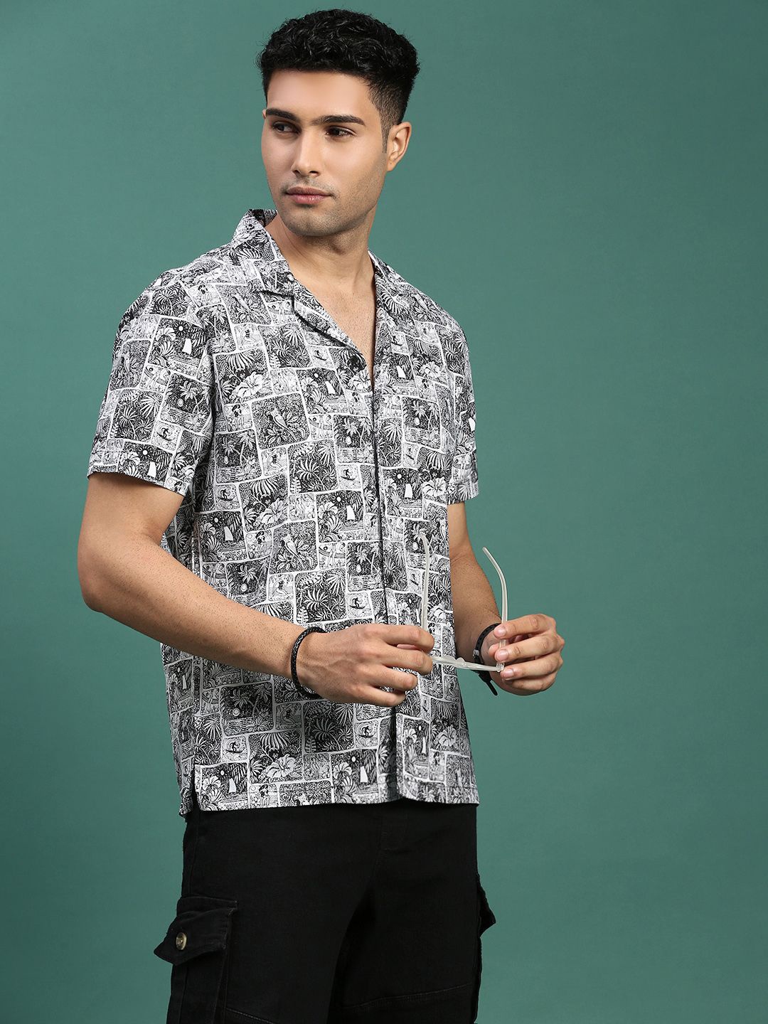 

SHOWOFF Men Standard Cuban Collar Abstract Printed Casual Shirt, Black
