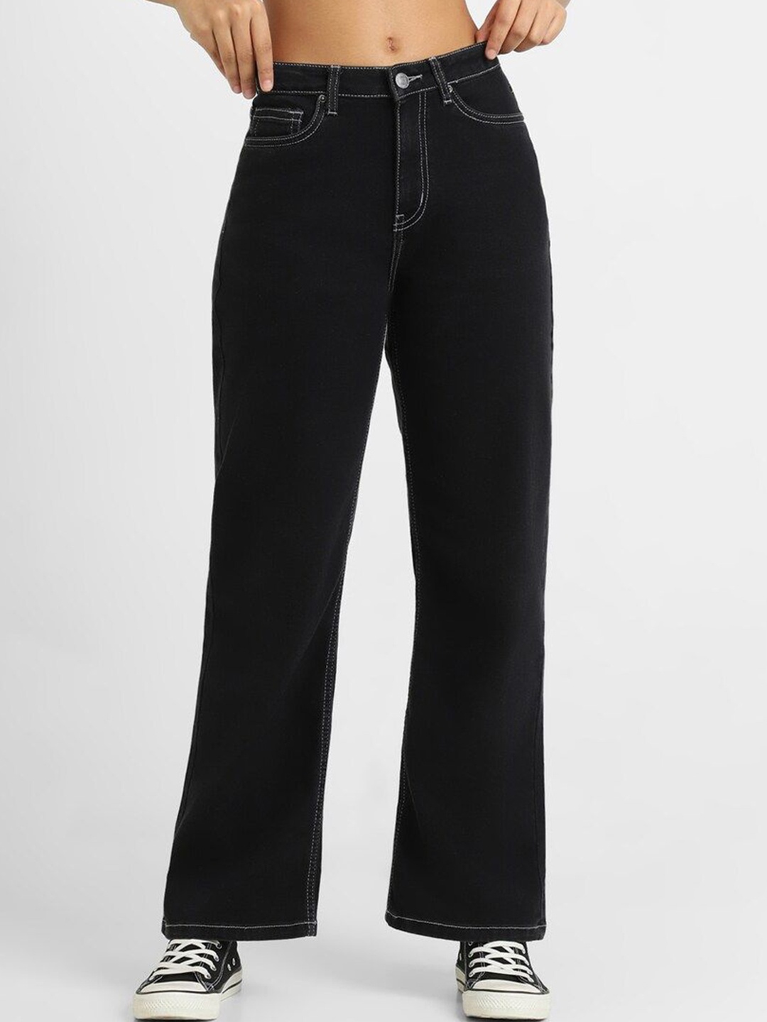 

FOREVER 21 Women Straight Fit Jeans, Black