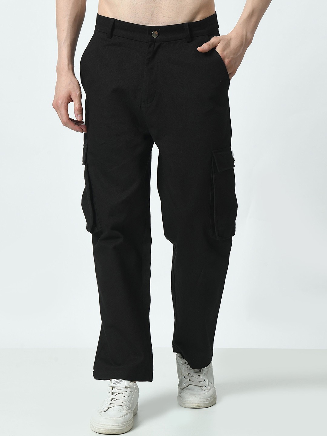 

EKSDEE Men Solid Relaxed Mid Rise Loose Fit Cargos Trousers, Black
