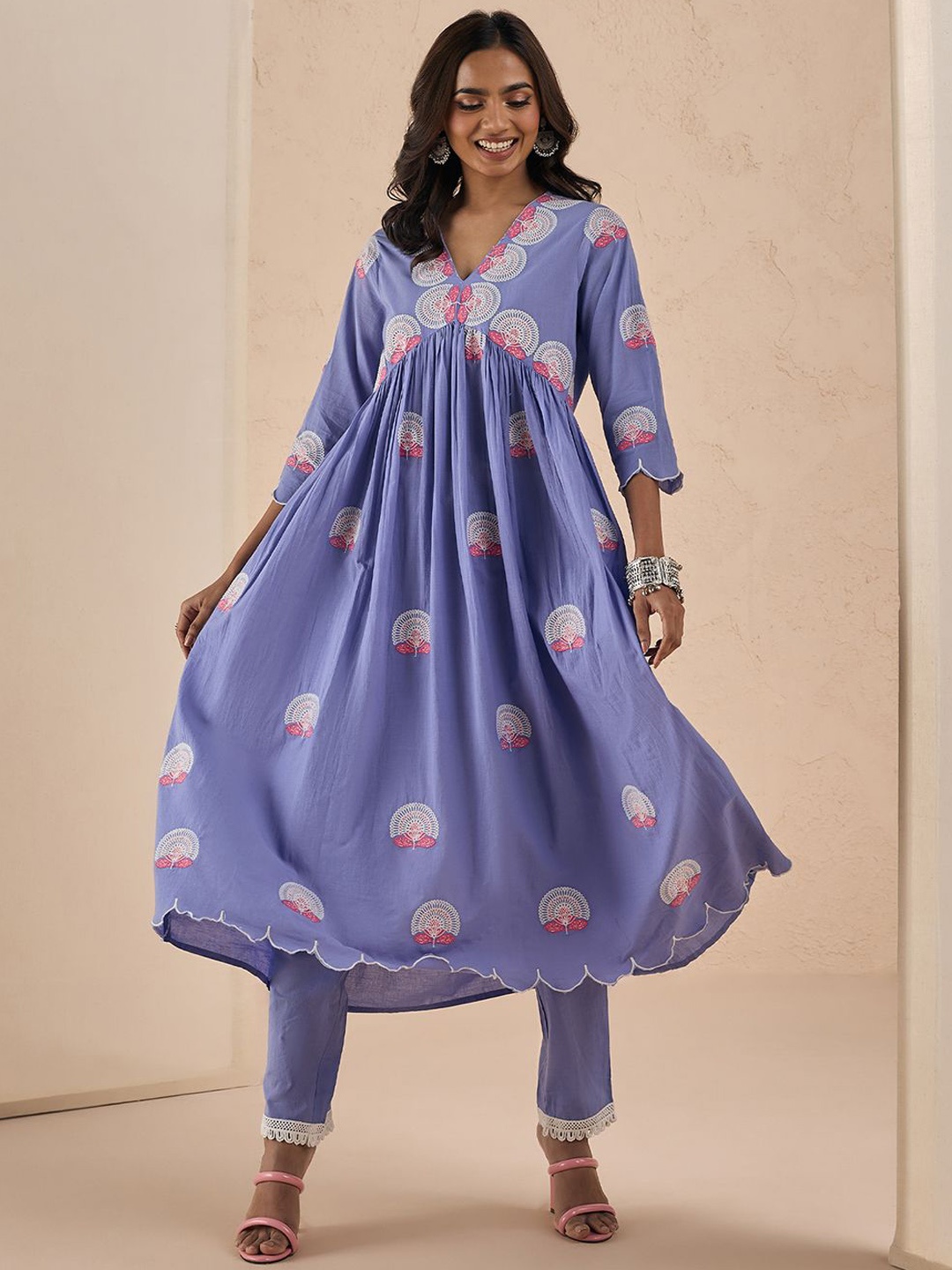 

Likha Alia Cut Kurta all Over Embroidered Buta Kurta & Pant, Lavender