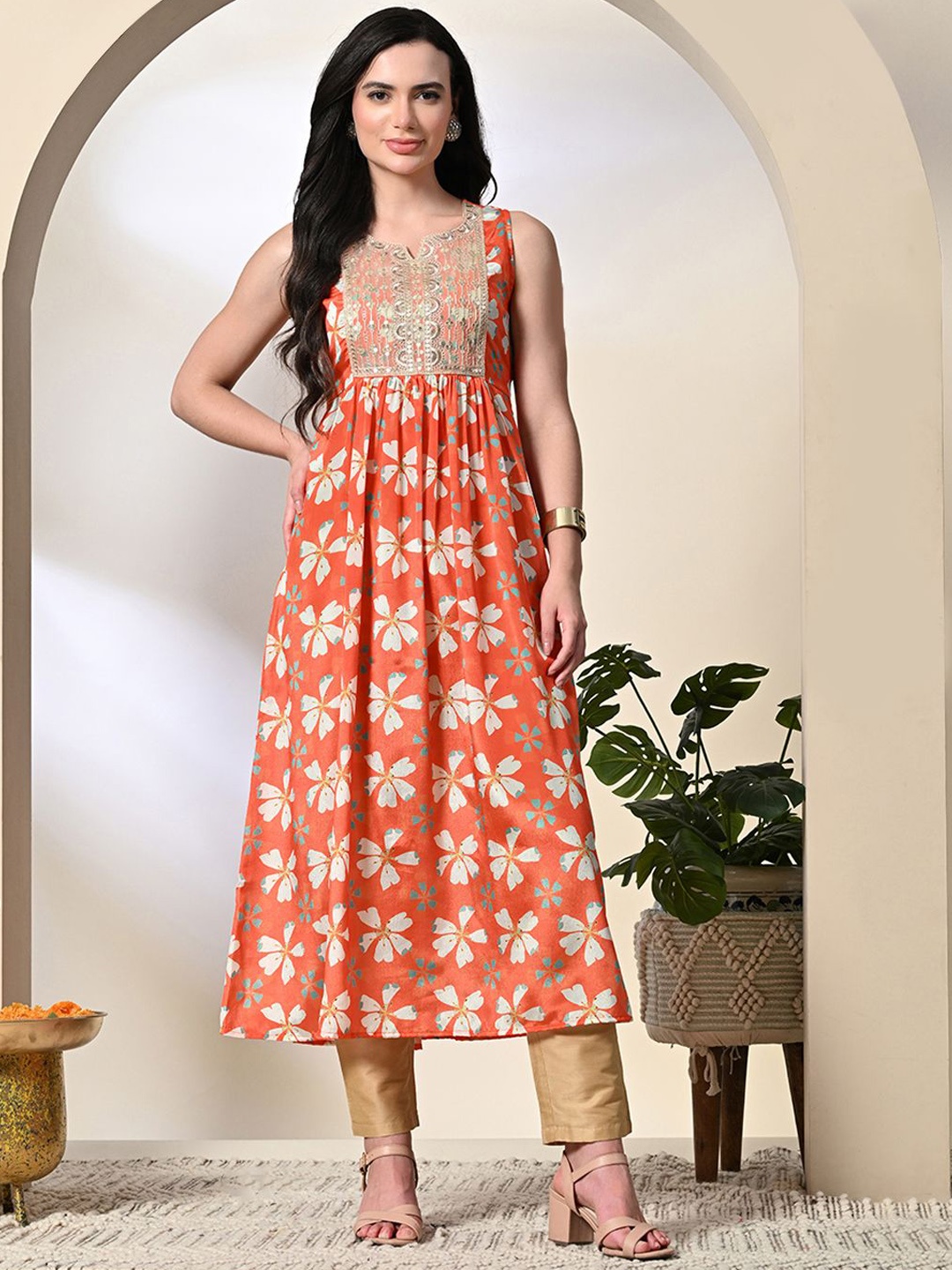 

Myshka Women Floral Printed Kurta, Orange