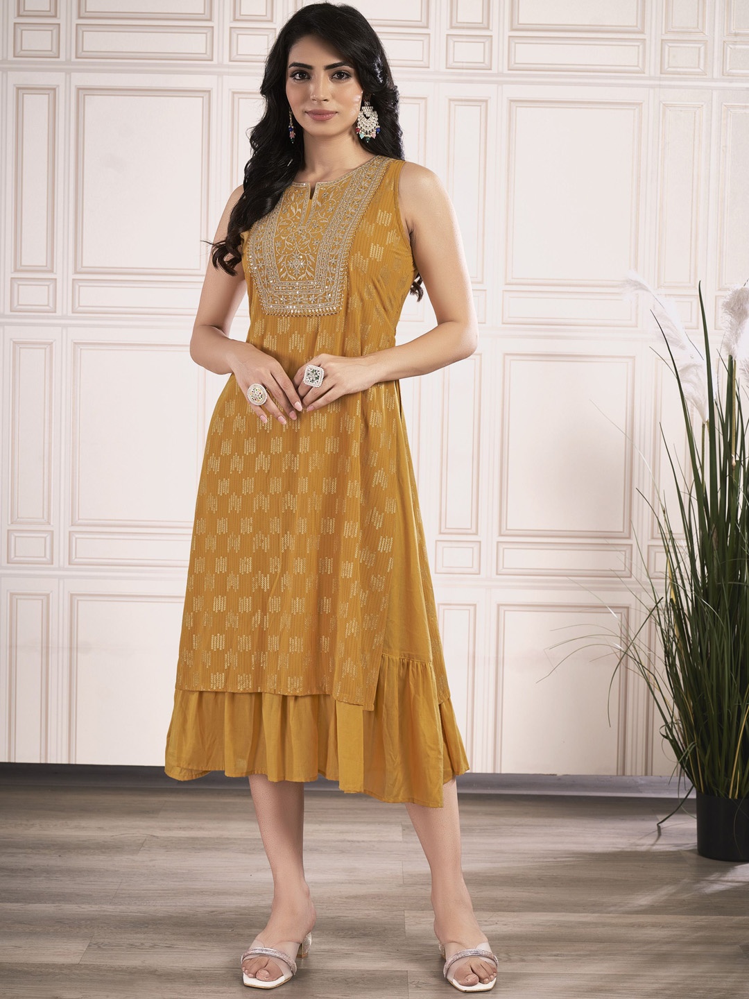 

IWUMAN Women Keyhole Neck Georgette Kurta, Mustard