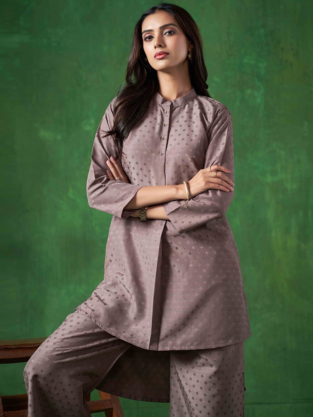 

Sangria Woven-Designed Kurta Set, Grey