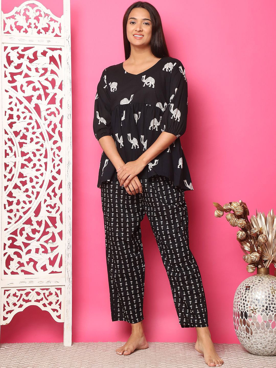 

TAG 7 Women Printed Night suit, Black