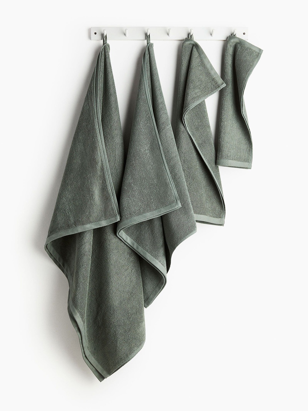 

H&M Green Terry Bath Towel