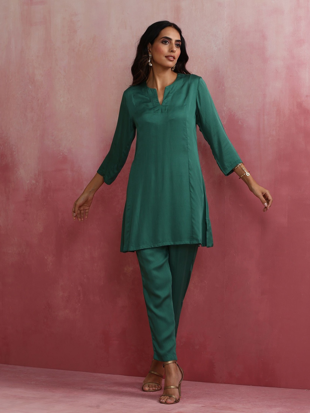 

trueBrowns V-Neck Three Quarter Sleeve Tunic & Trouser Co-Ords, Green
