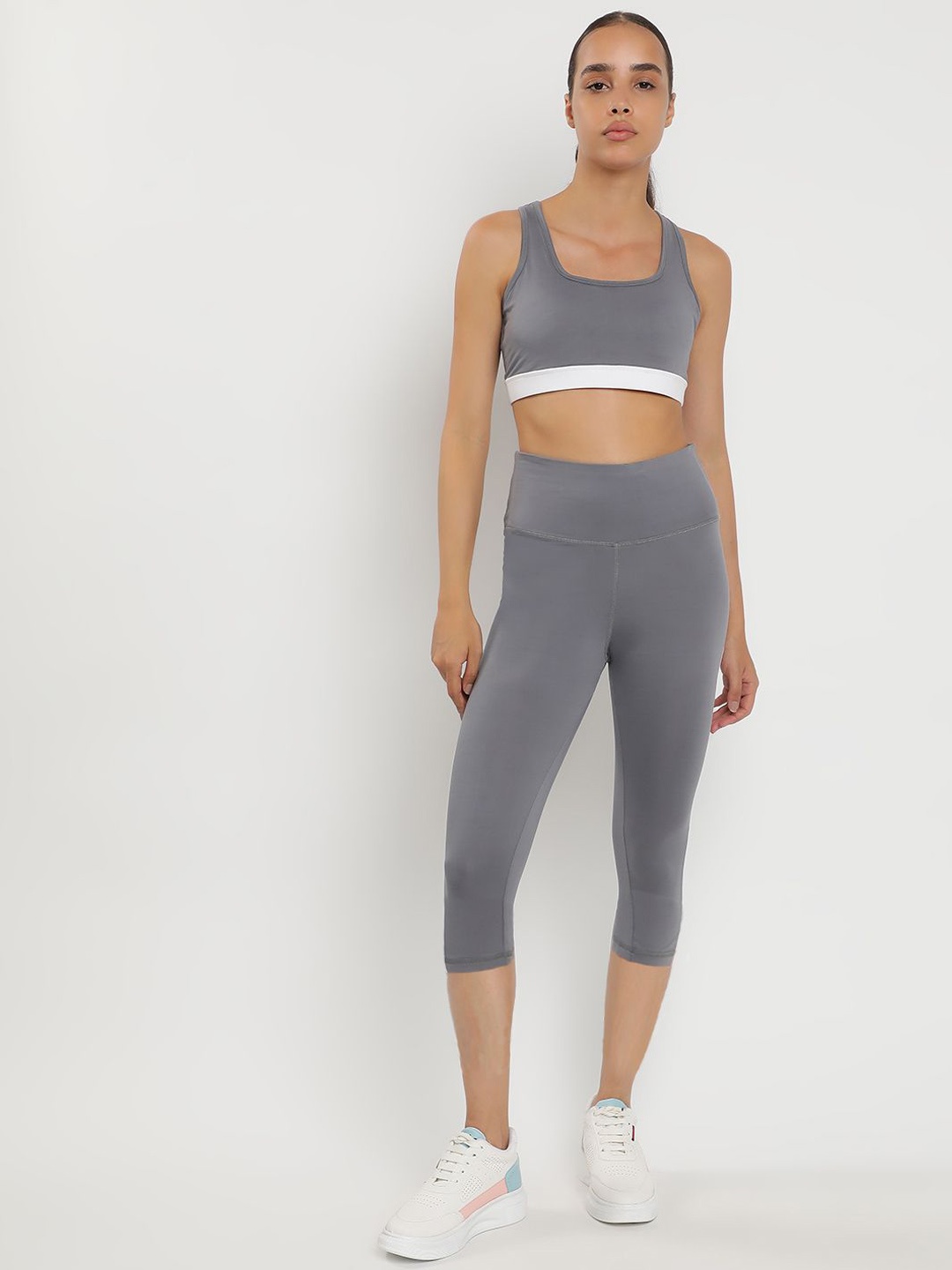 

Wearjukebox Sports Bra With Leggings Co-Ords, Grey