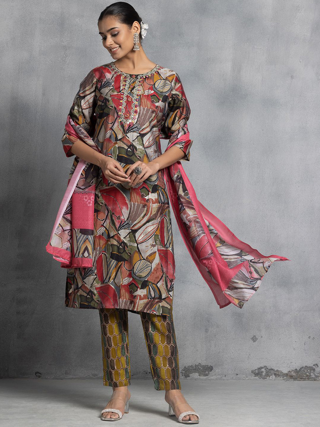 

Rang by Indya Embroidered Beads and Stones Kurta with Trousers & Dupatta, Pink