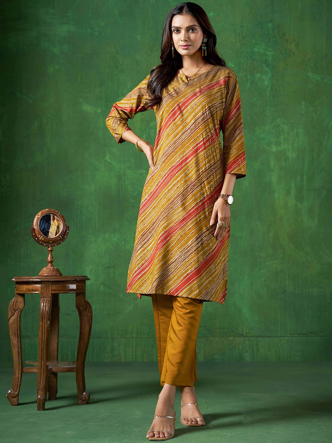 

Sangria Printed Staright Kurta Sets, Mustard