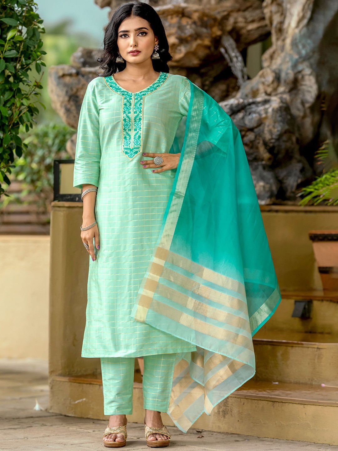 

WEAVLLITE Women Yoke Design Regular Kurta with Trousers & With Dupatta, Blue