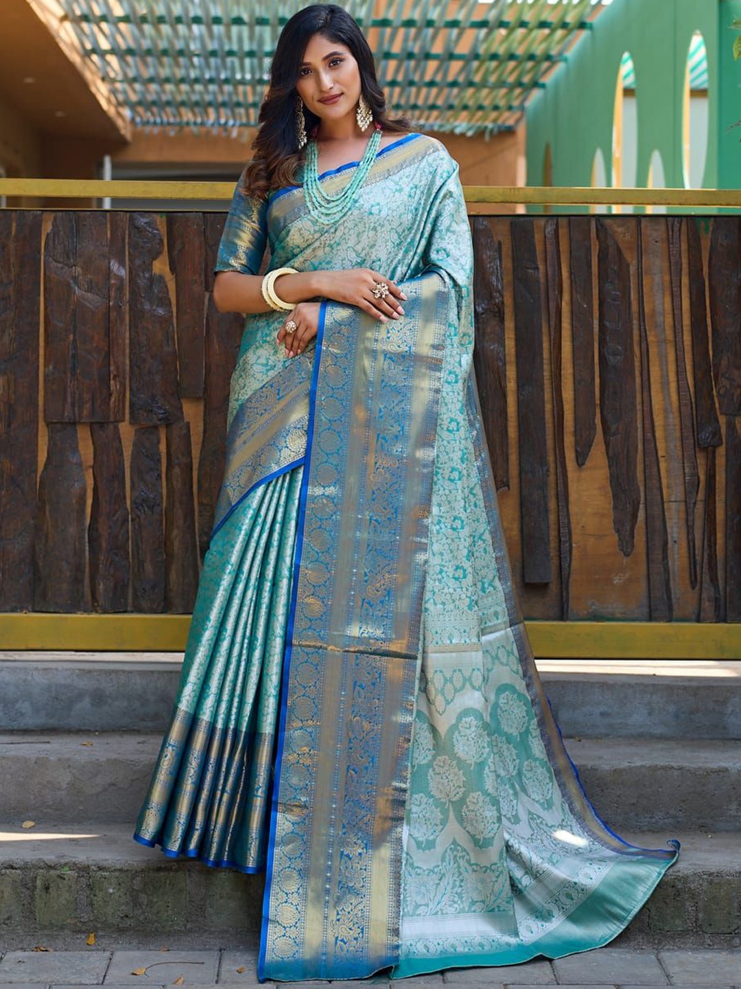 

Suha Handloom Banarasi Saree, Green