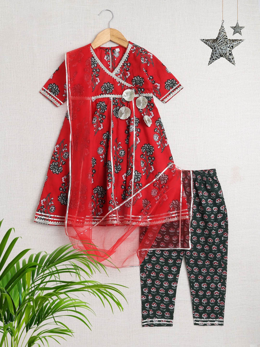 

The Magic Wand Girls Floral Printed Panelled Gotta Patti Pure Cotton Kurta with Pyjamas & With Dupatta, Red
