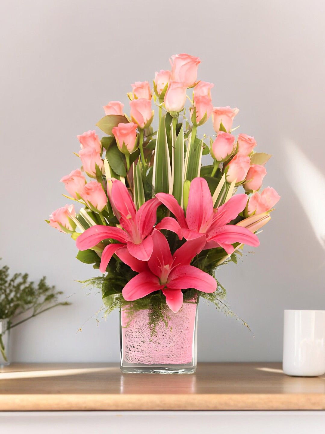 

bettergiftflowers 23-Pcs Roses & Lilies Bunch Flowers Vase, Pink