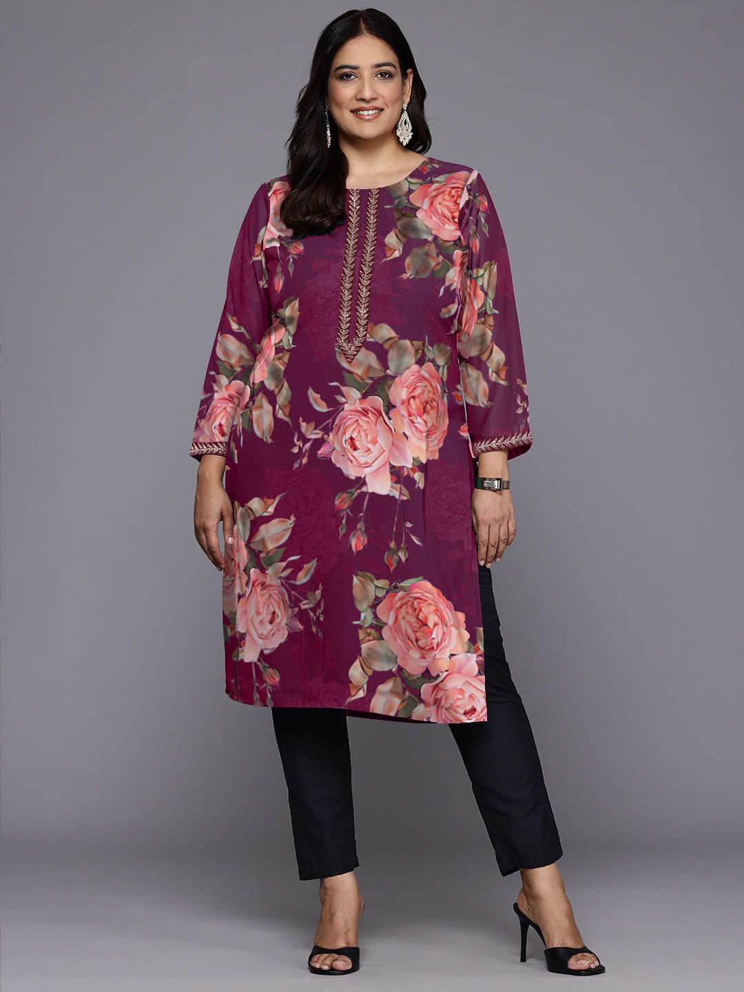 

A PLUS BY AHALYAA Women Floral Printed Round Neck Plus Size Straight Kurta, Purple