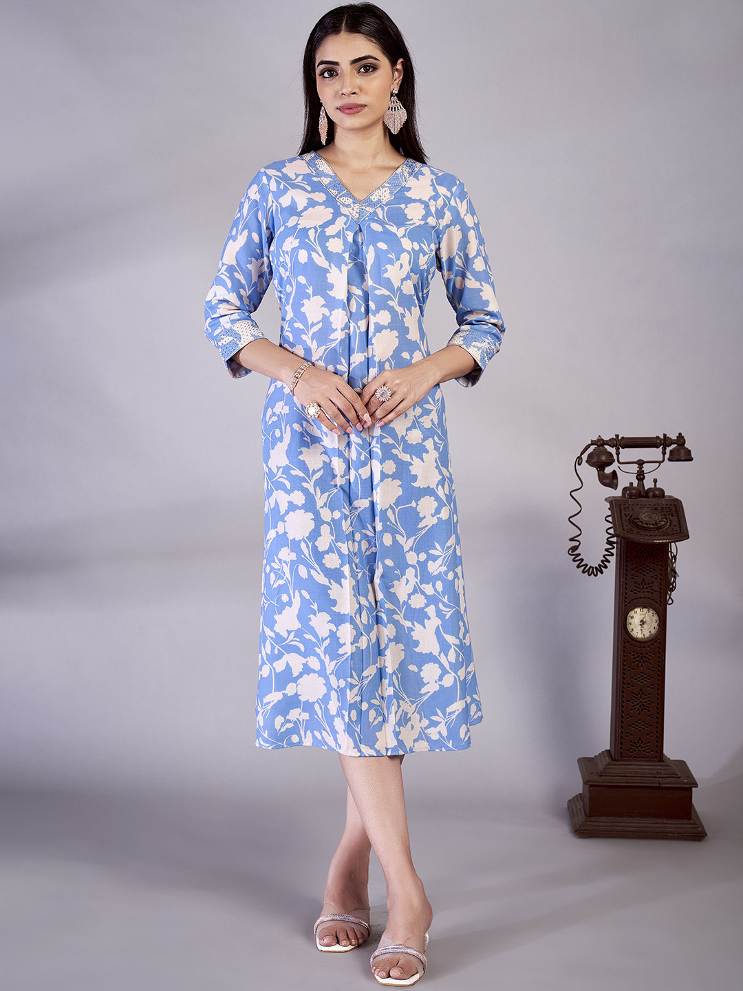

IWUMAN Women Floral Printed Kurta, Blue