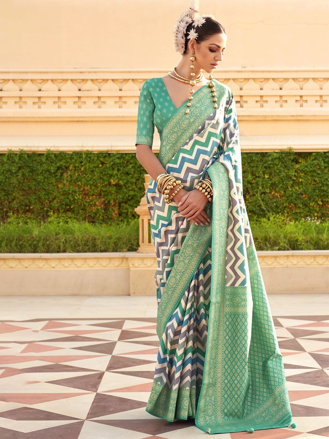 

MySilkLove Zari Patola Saree, Green