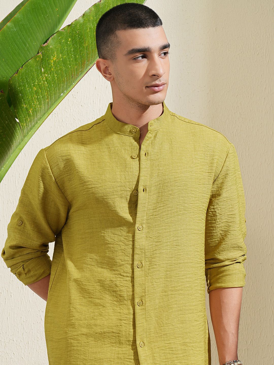 

HIGHLANDER Men Solid Melange Mandarin Collar Relaxed Shirt, Lime green