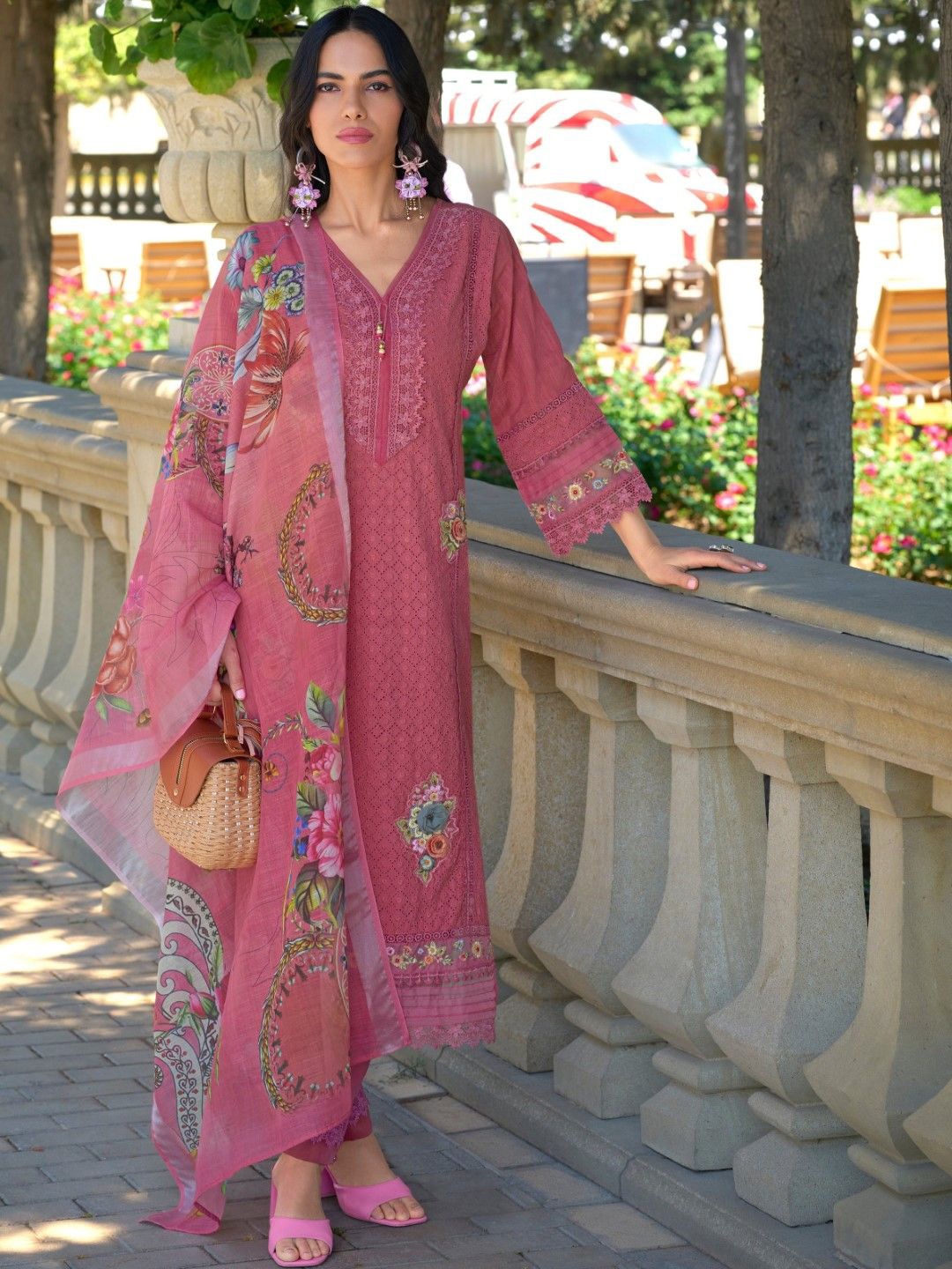 

AUTUMN LANE Women Ethnic Motifs Embroidered Regular Pure Cotton Kurta with Trousers & With Dupatta, Pink