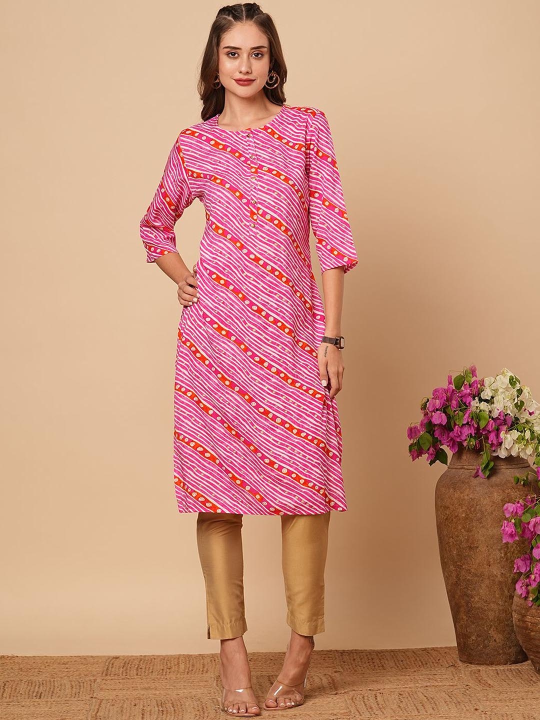 

FASHOR Women Geometric Checked Flared Sleeves Sequinned Kurta, Pink