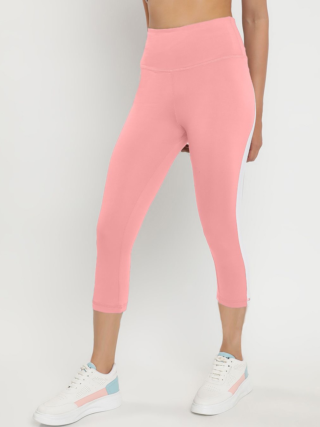 

Wearjukebox Women Slim-Fit Cropped Gym Tights, Peach