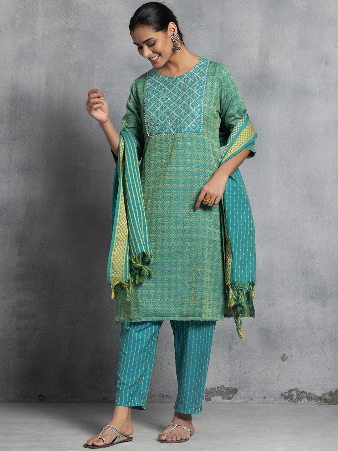

Rang by Indya Ethnic Motifs Printed Sequinned Straight Kurta With Trousers & Dupatta, Green