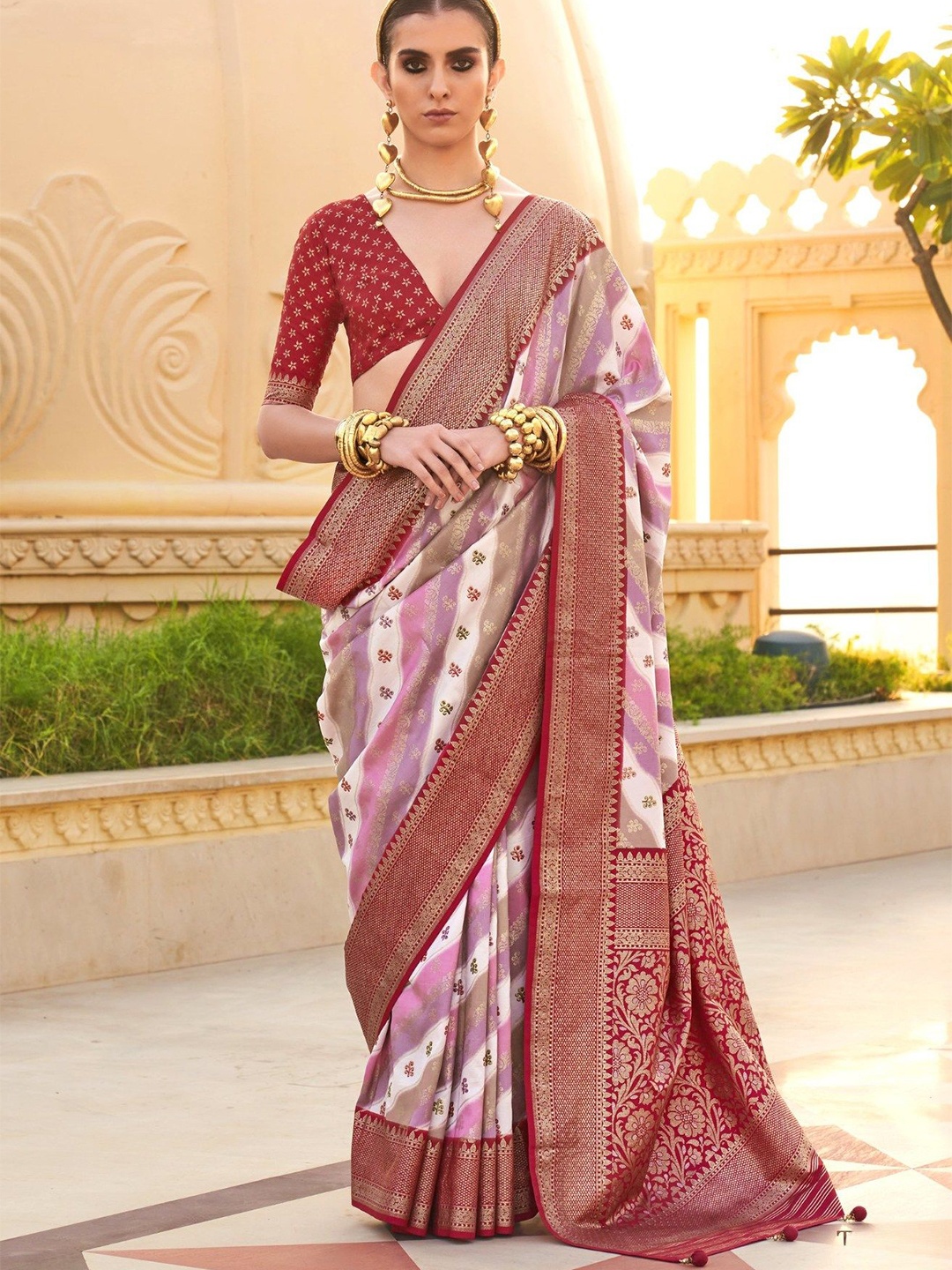 

MySilkLove Woven Design Zari Patola Saree, Pink