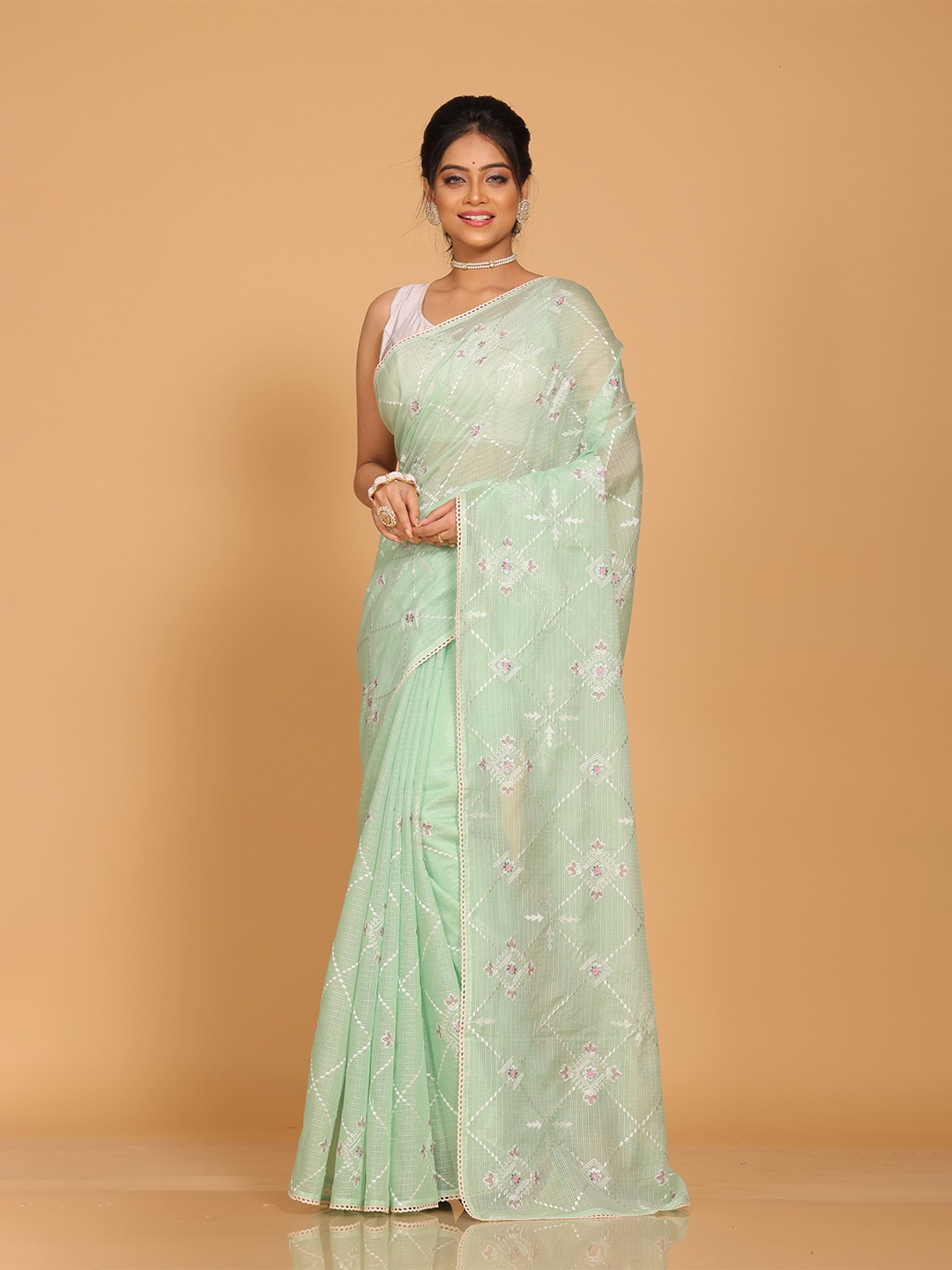 

Morchari Geometric Embroidered Pure Cotton Saree, Green