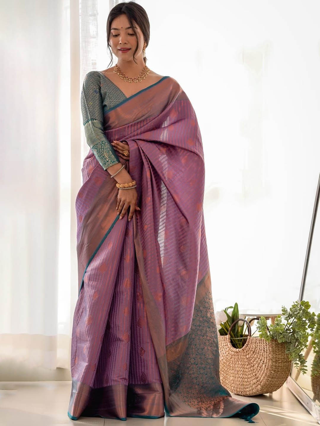 

Suha Woven Design Kanjeevaram Silk Saree, Lavender