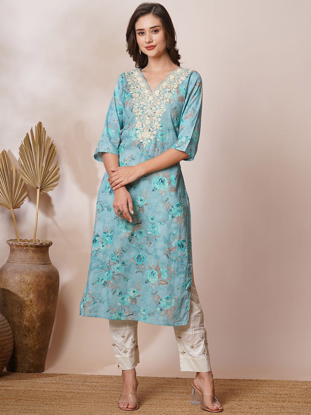 

FASHOR Women Floral Printed Thread Work Kurta, Blue