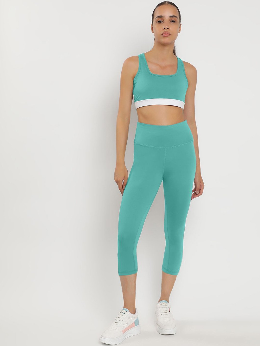 

Wearjukebox Sports Bra With Leggings Co-Ords, Blue