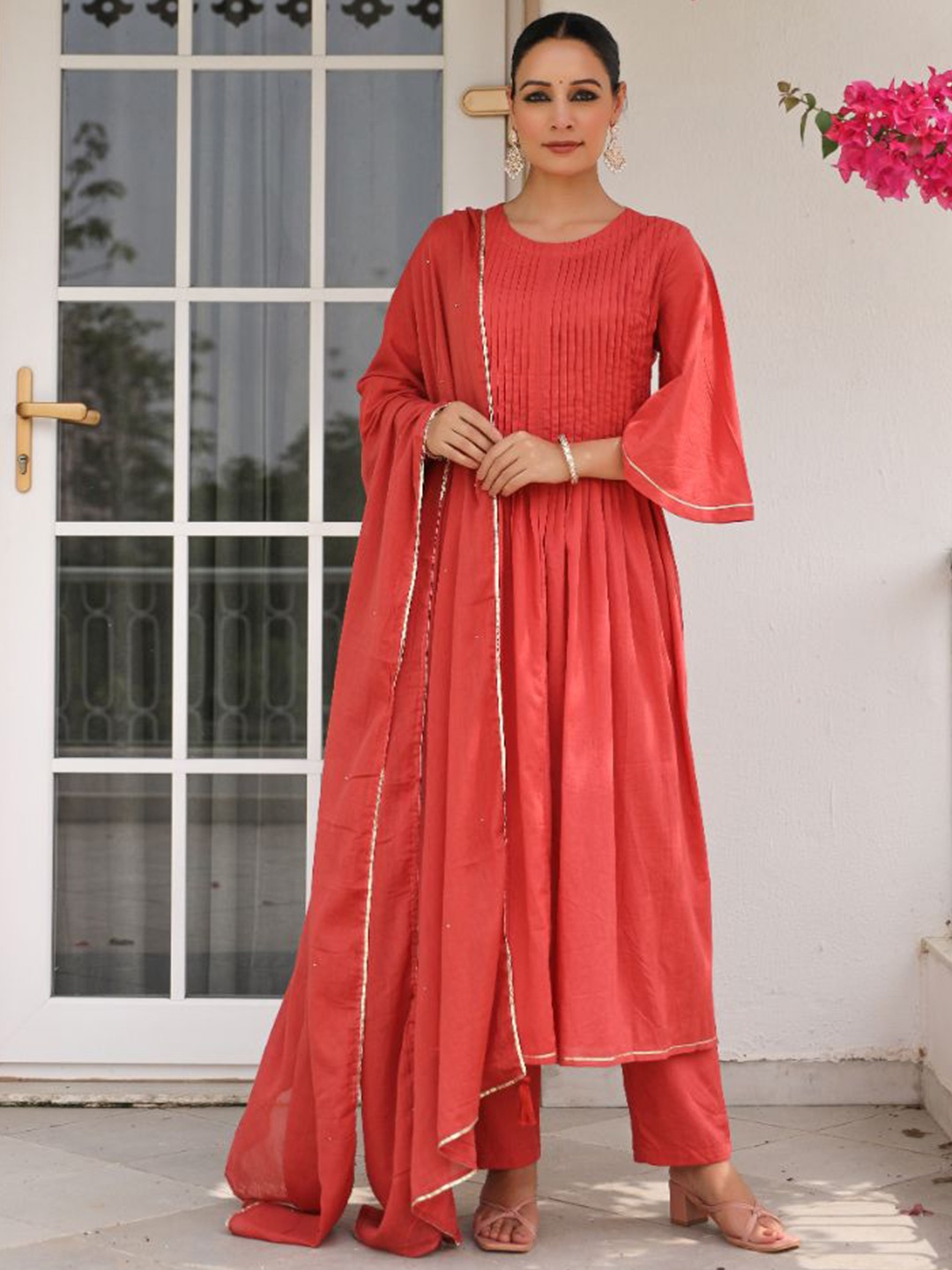 

PHEETA Women Regular Kurta with Trousers & With Dupatta, Red