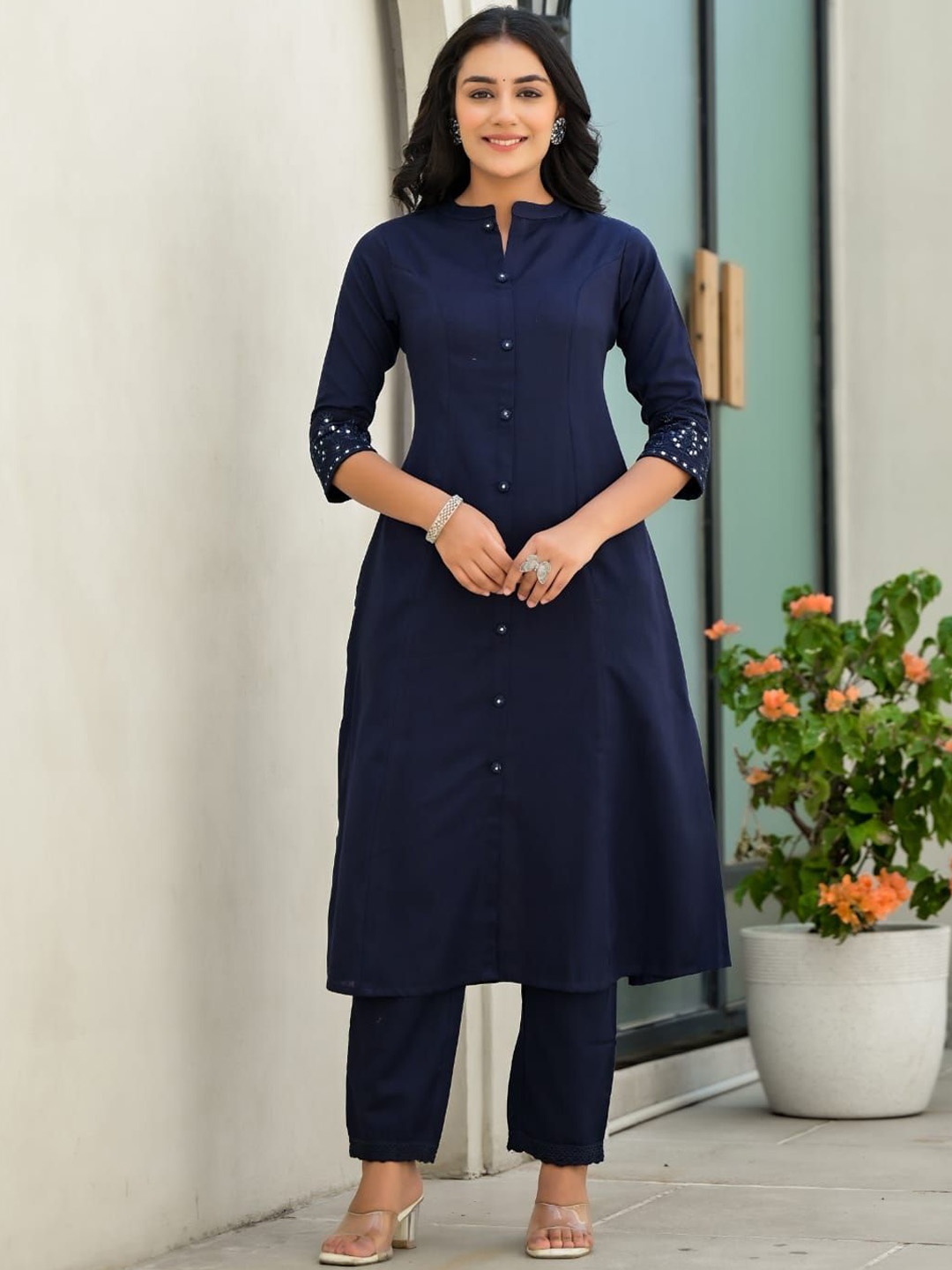 

INDYES Women Panelled Mirror Work Pure Cotton Kurta with Trousers, Navy blue