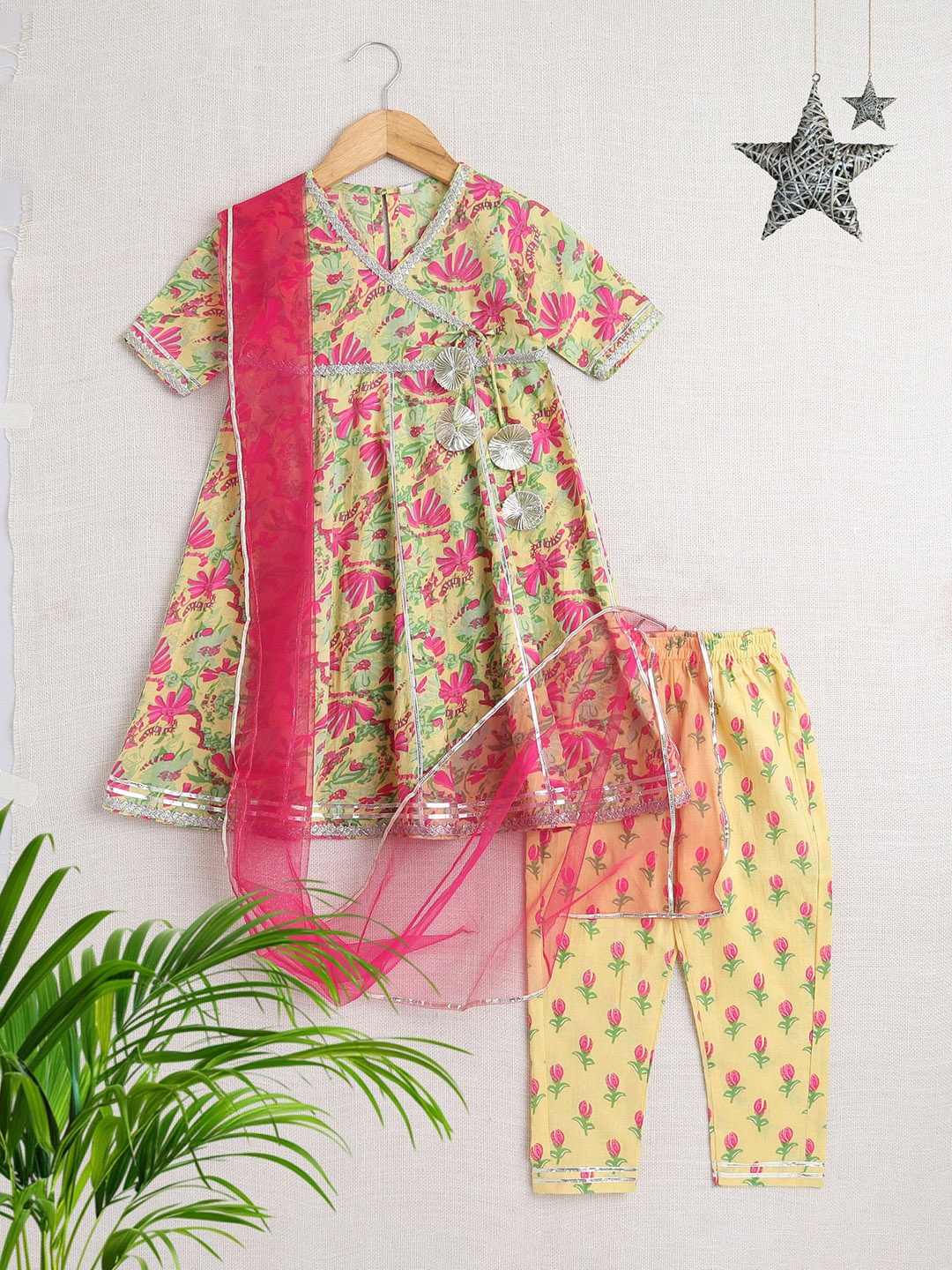 

The Magic Wand Girls Floral Printed Regular Pure Cotton Kurta with Pyjamas & With Dupatta, Yellow