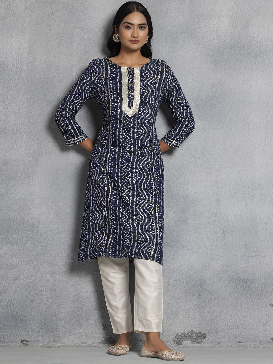 

Rang by Indya Bandhani Printed Thread Work Pure Cotton Straight Kurta, Blue