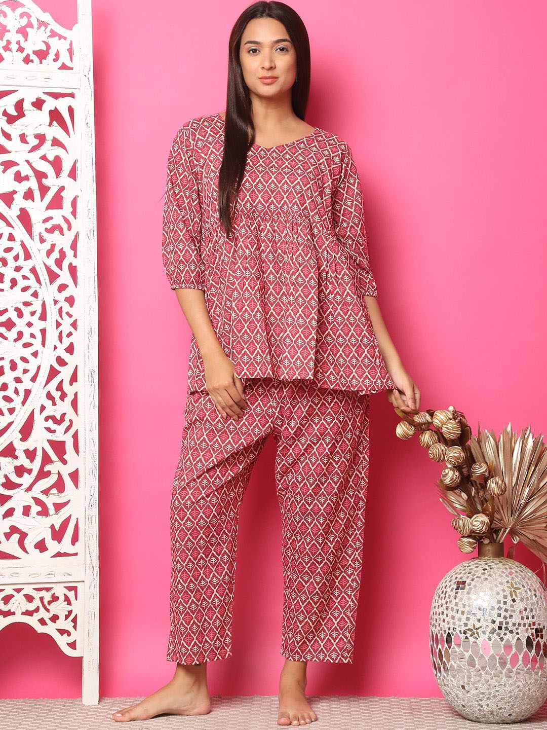 

TAG 7 Women Printed Night suit, Maroon