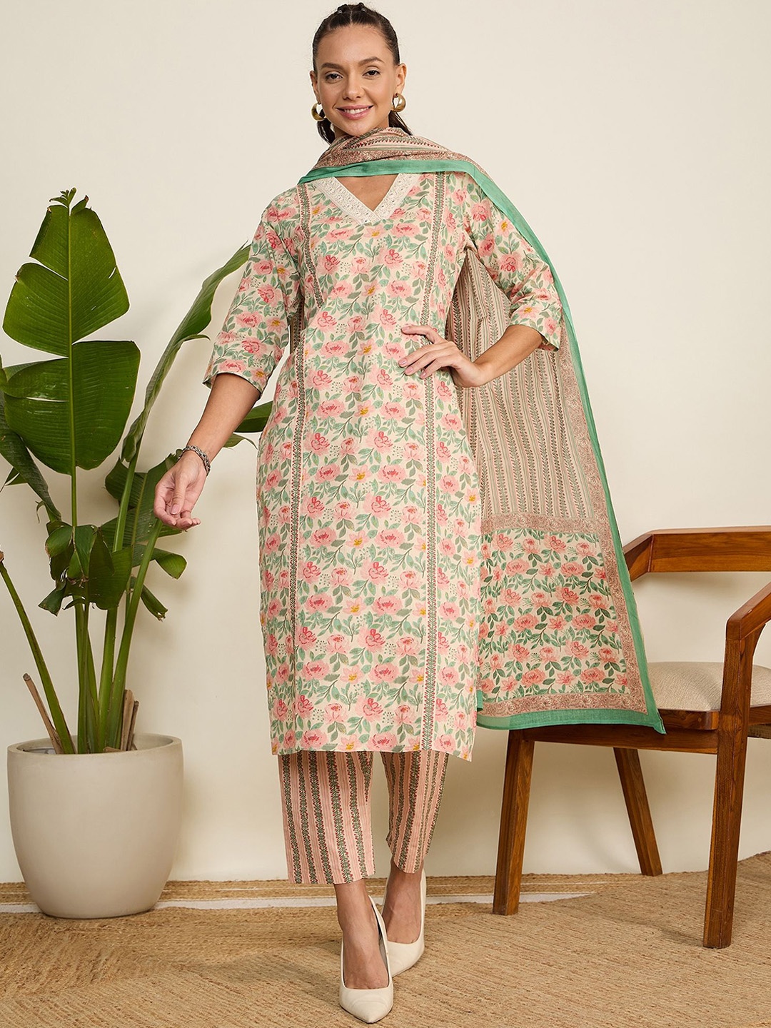 

WineRed Women Floral Printed Regular Pure Cotton Kurta with Trousers & With Dupatta, Peach
