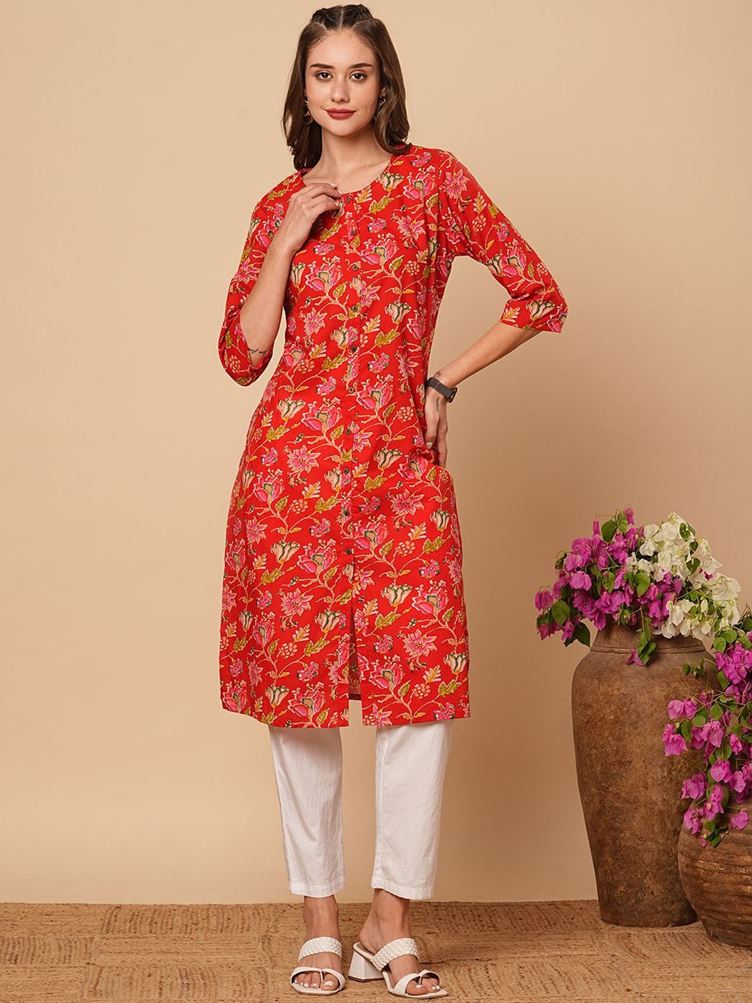 

FASHOR Women Floral Printed Thread Work Kurta, Red