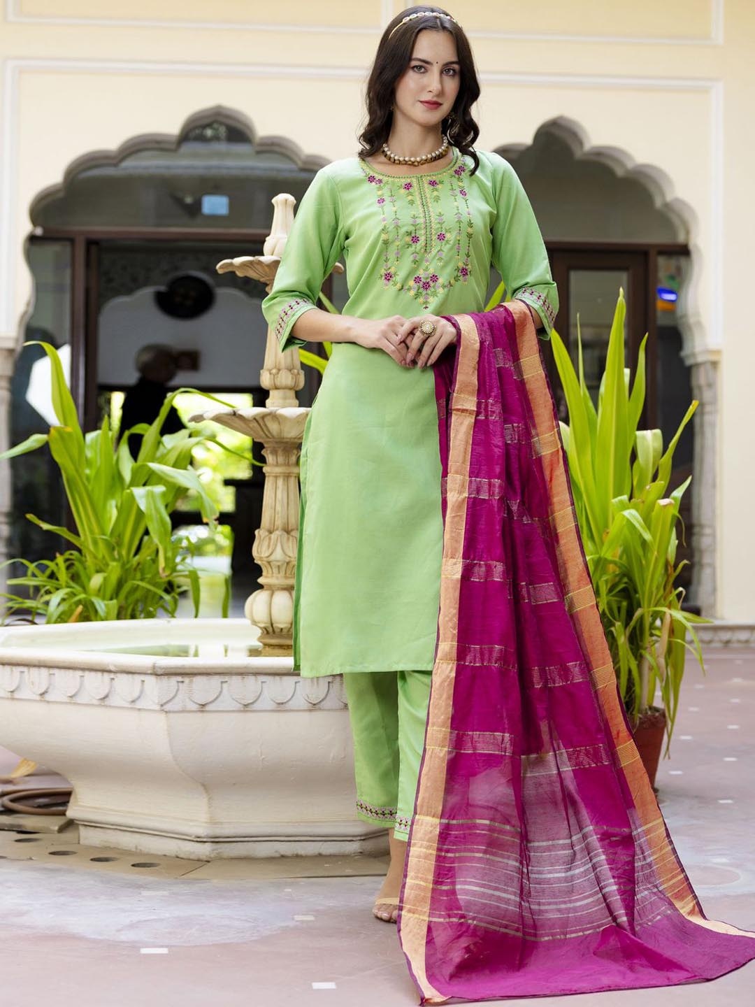 

PPTOSS Women Floral Yoke Design Regular Thread Work Kurta with Trousers & With Dupatta, Green