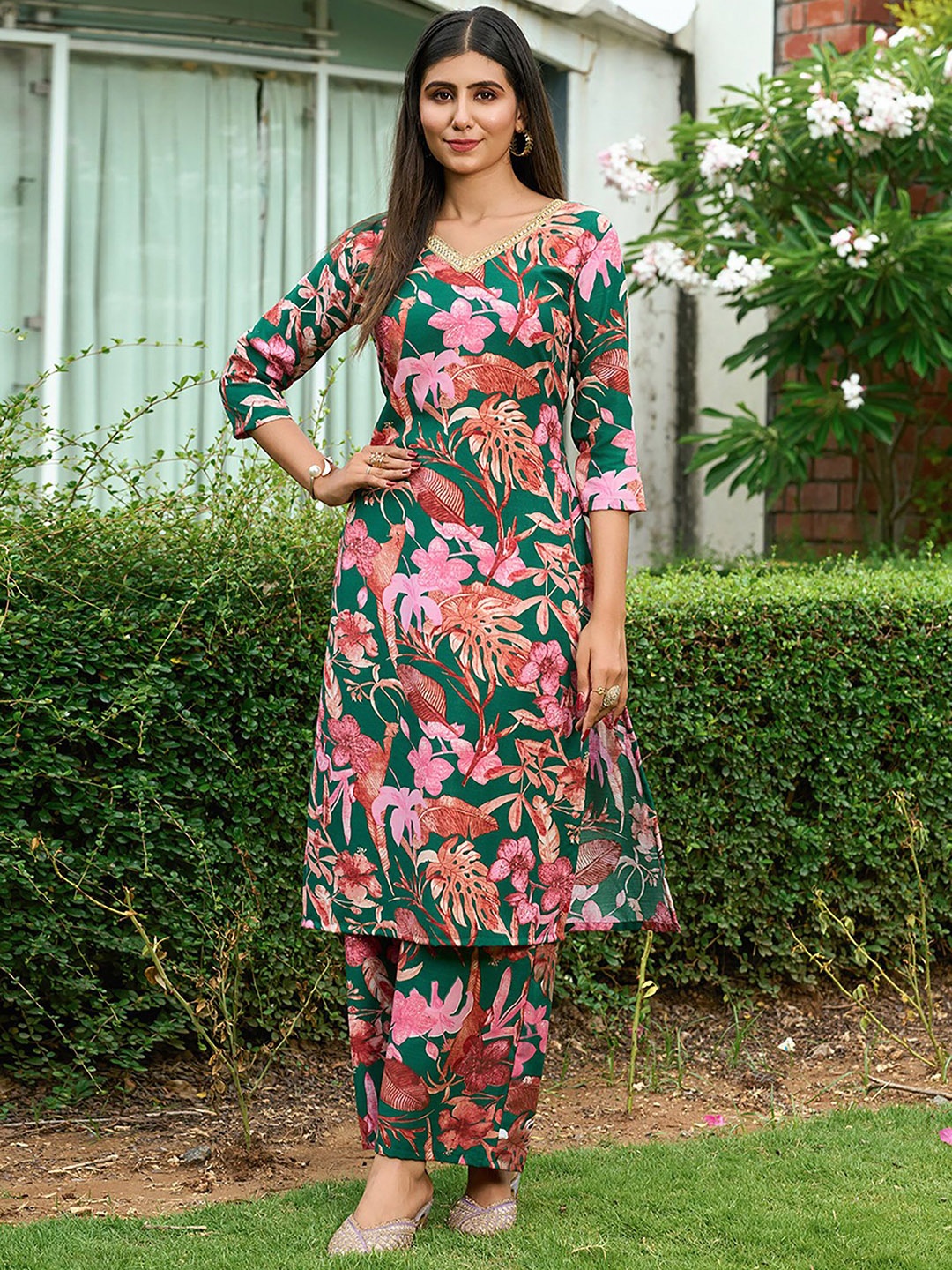 

Kedar Fab Women Floral Printed Flared Sleeves Mirror Work Floral Anarkali Kurta, Green