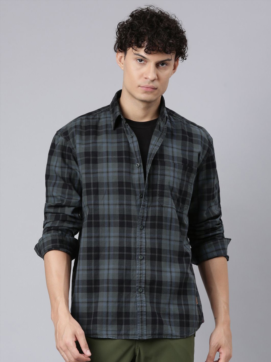 

The Roadster Lifestyle Co. Men Relaxed Spread Collar Checked Relaxed Fit Shirt, Black