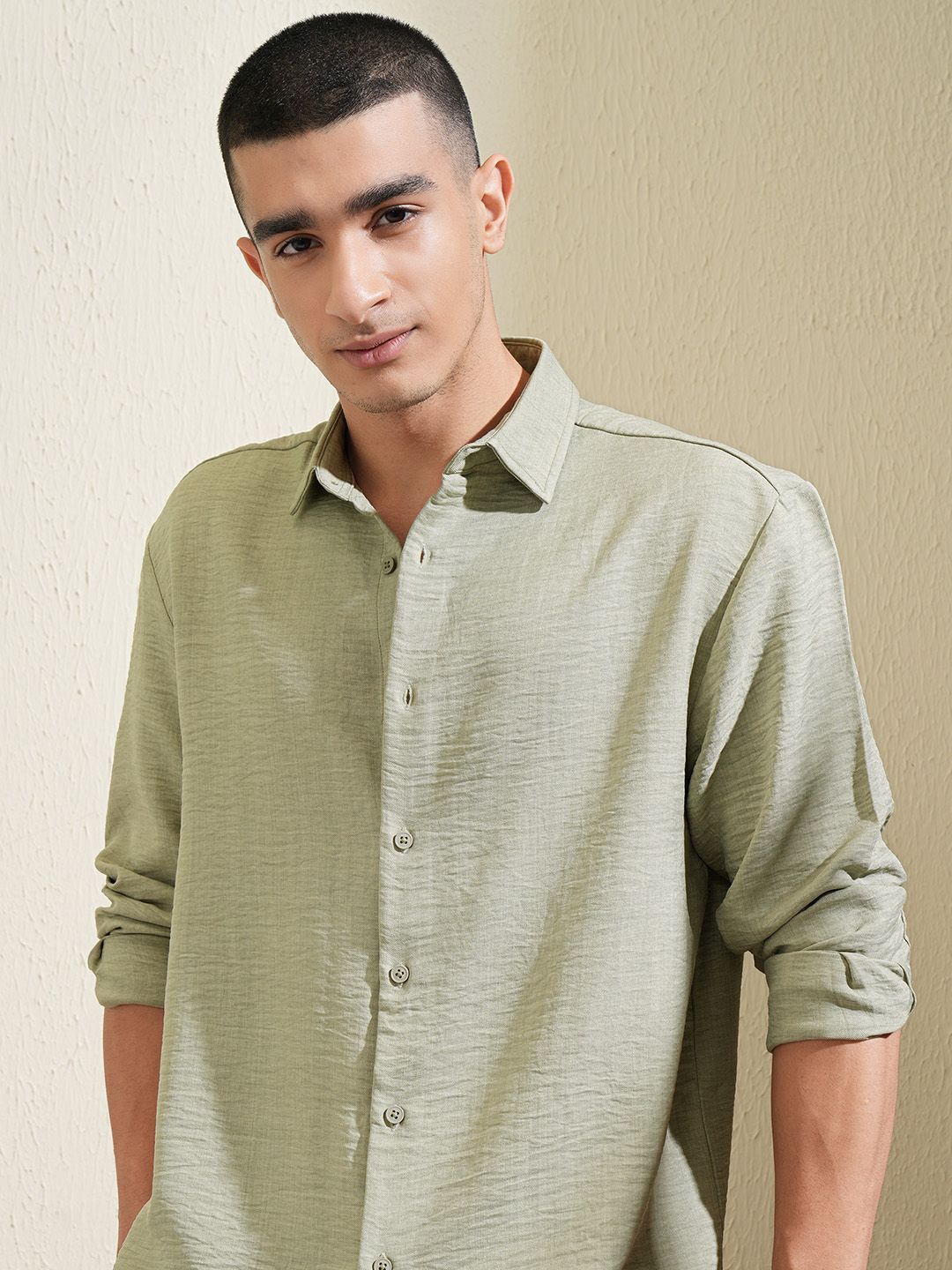 

HIGHLANDER Men Olive Solid Melange Relaxed Fit Shirt