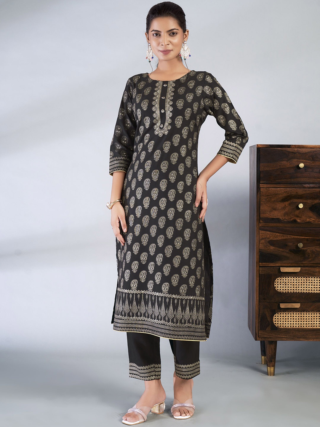 

IWUMAN Women Paisley Printed Regular Kurta with Trousers, Black