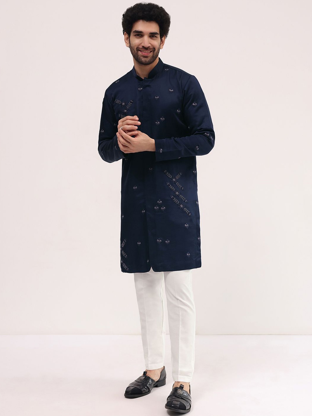 

KALKI Fashion Men Embroidered Regular Kurta with Pyjamas, Blue