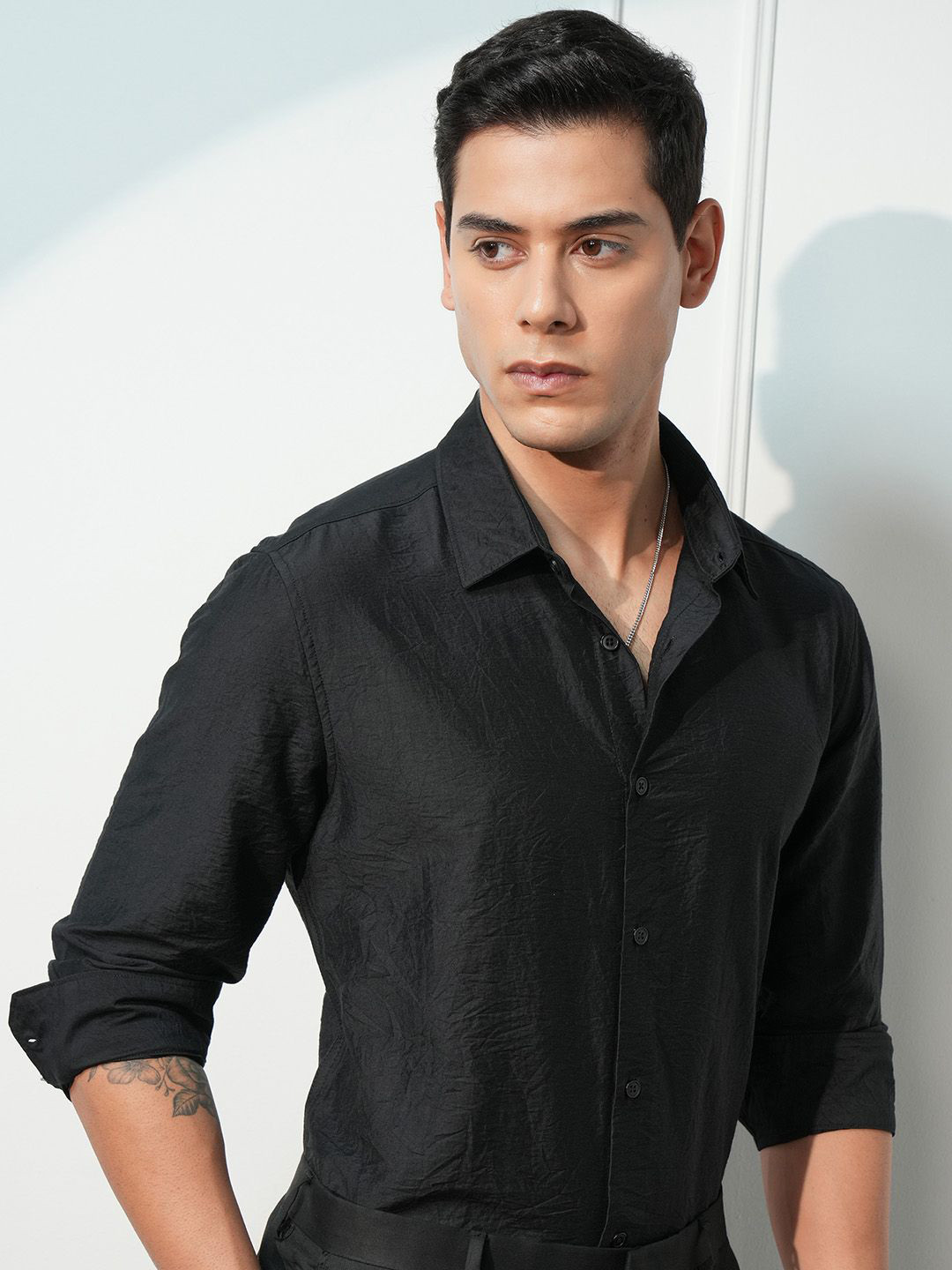 

HIGHLANDER Men Spread Collar Solid Viscose Rayon Slim Fit Casual Shirt, Black