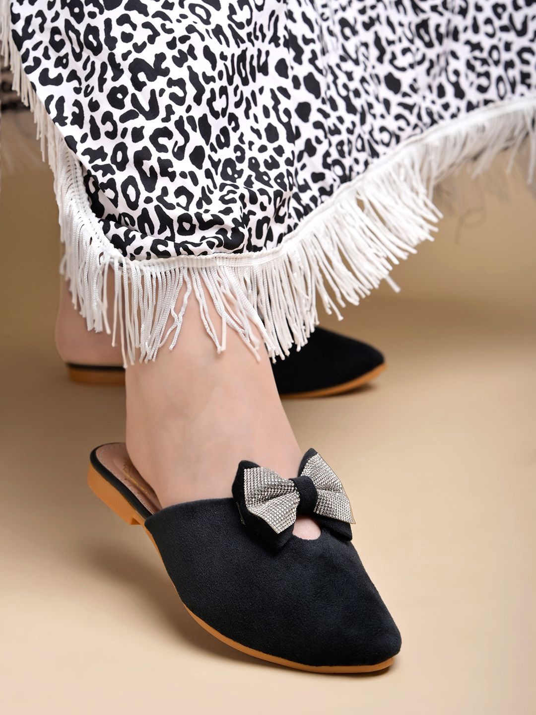 

Shoetopia Girls Ethnic Mules with Bows Flats, Black