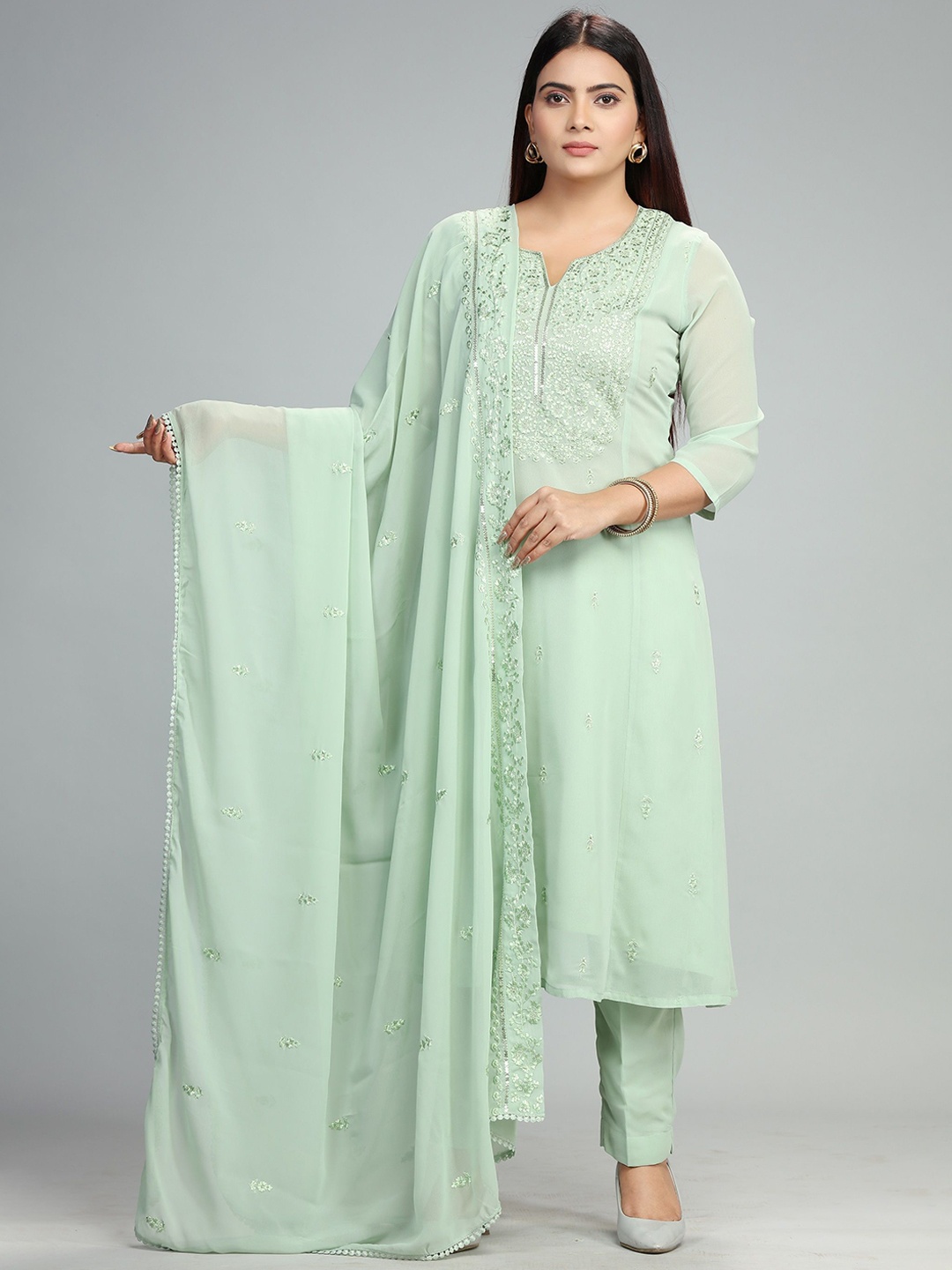 

COTTON CULTURE Women Floral Embroidered Regular Kurta with Churidar & With Dupatta, Green