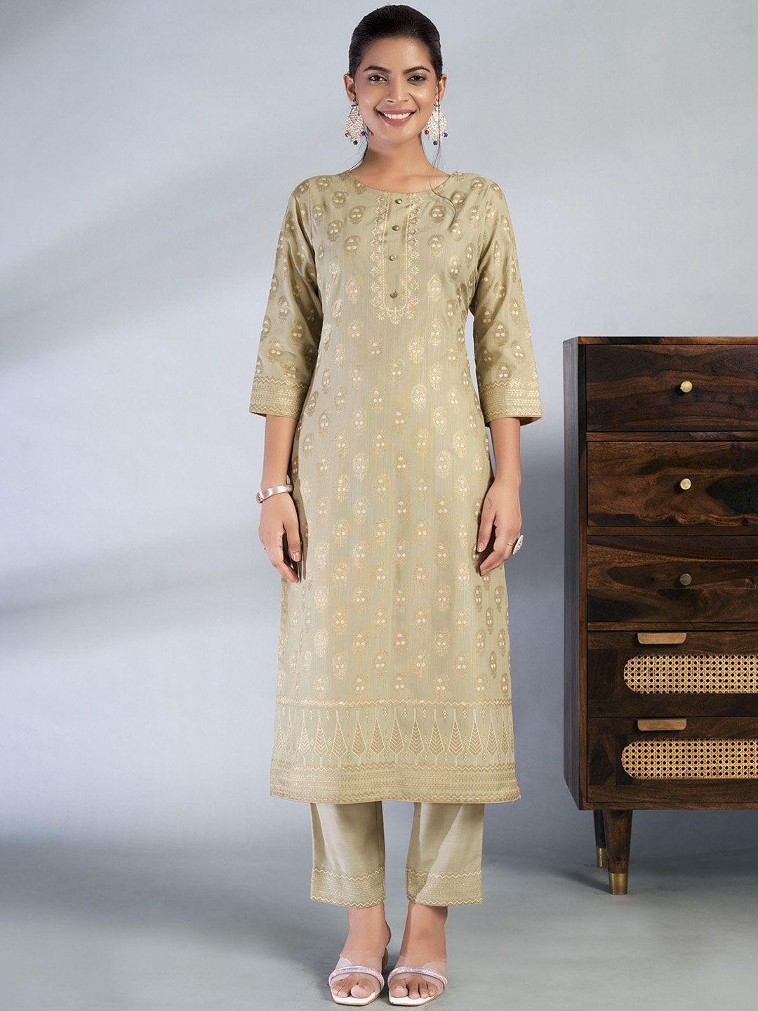

IWUMAN Women Floral Printed Regular Kurta with Pyjamas, Olive