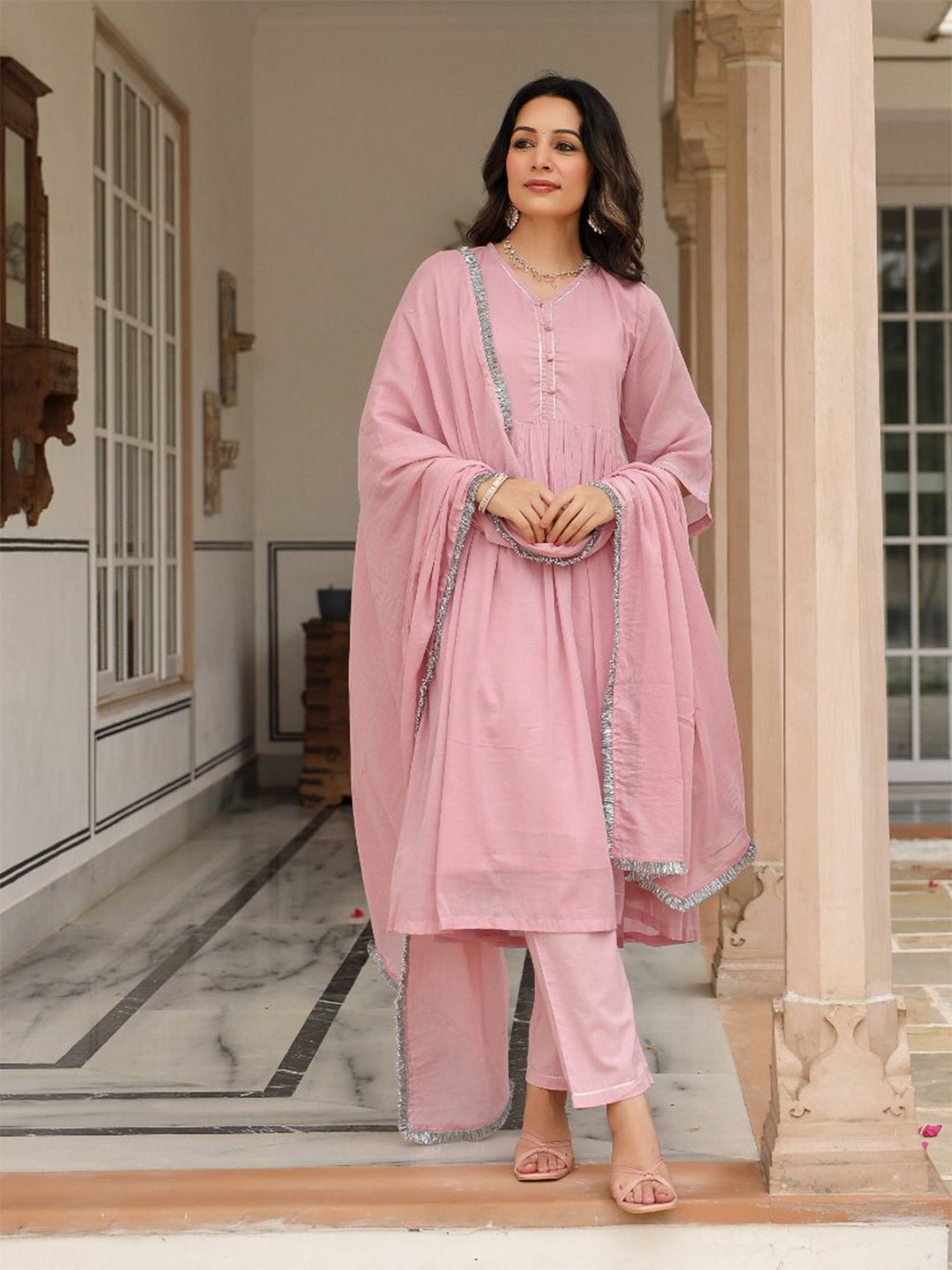 

PHEETA Women Regular Gotta Patti Kurta with Trousers & With Dupatta, Pink