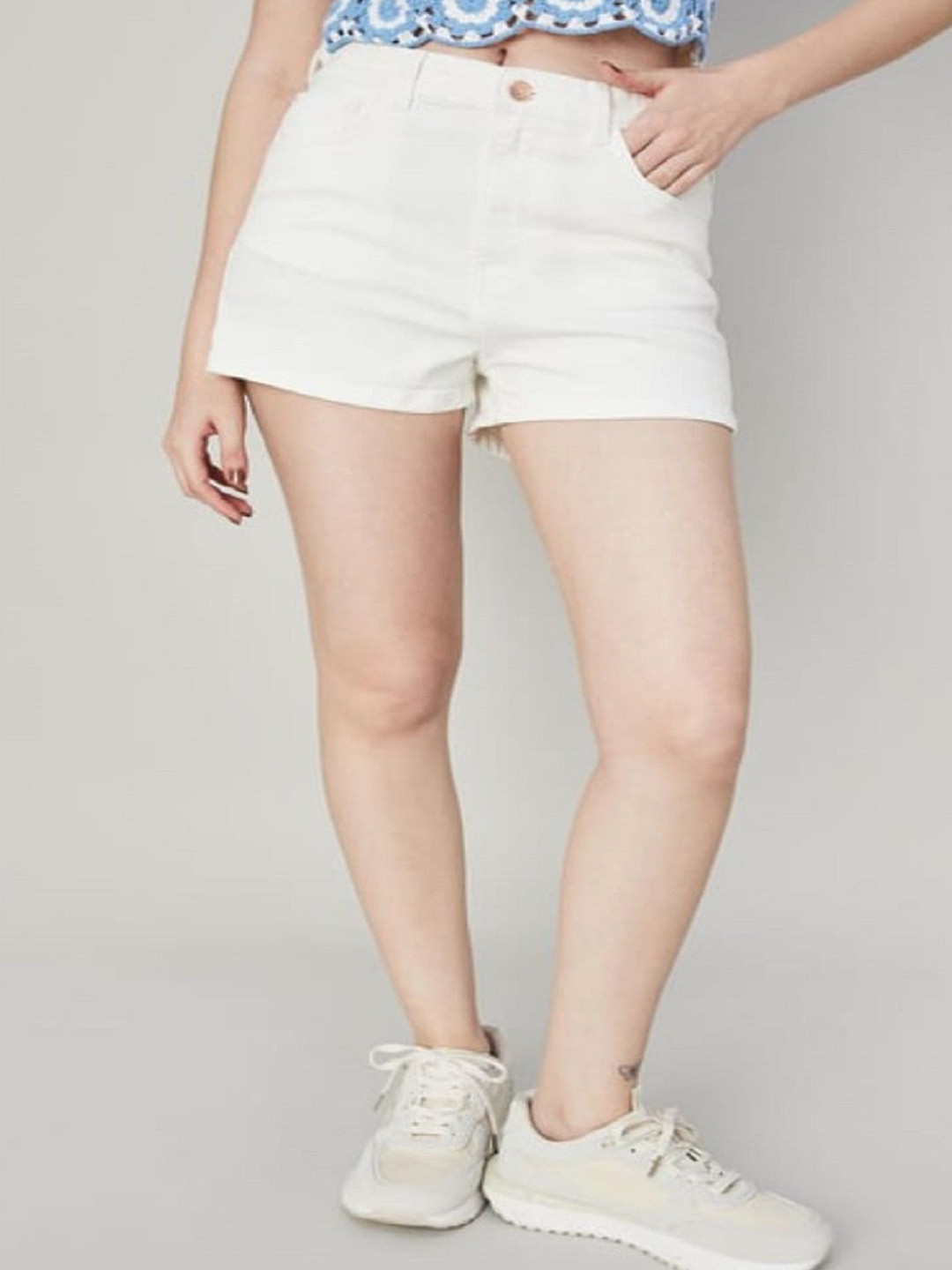 

Perfect Outlet Women High-Rise Shorts, White