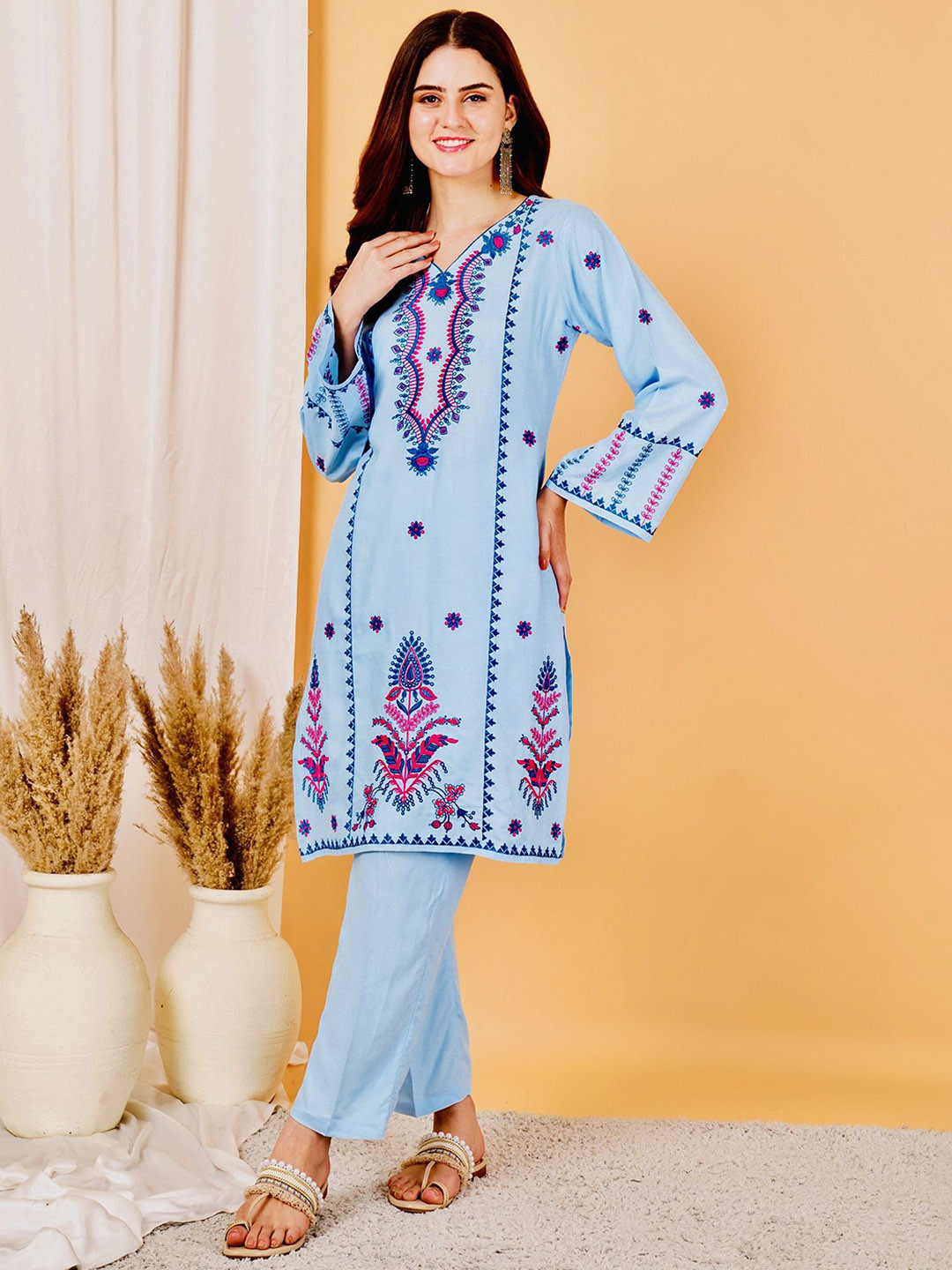 

Growish Women Floral Embroidered Layered Thread Work Kurta with Harem Pants, Blue